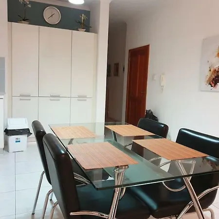 Apartment Modern Near Sea *